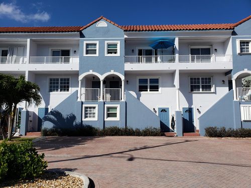 339 Virginia St, Hollywood, FL, 33019-2000 | Card Image