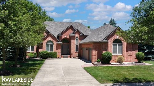 13337 Windham Dr, Washington Township, MI, 48094-3175 | Card Image