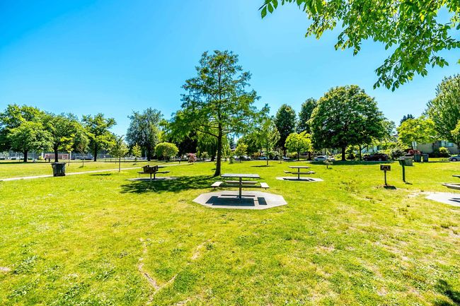 6074 Sherbrooke St, House other with 6 bedrooms, 4 bathrooms and 2 parking in Vancouver BC | Image 38