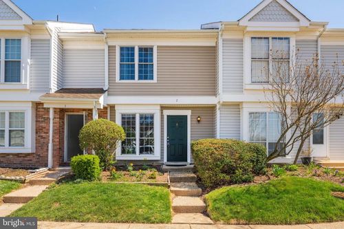 2 Providence Sq, STERLING, VA, 20164-3224 | Card Image