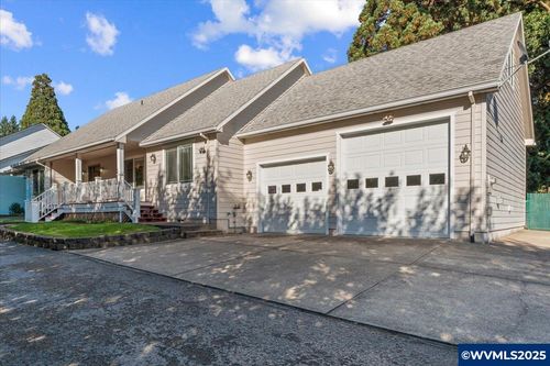 105 Gregory Ln, Mount Angel, OR, 97362-9621 | Card Image