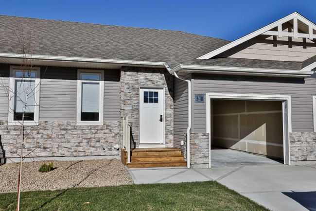3 - 18 Riverford Close W, Home with 1 bedrooms, 1 bathrooms and 2 parking in Lethbridge AB | Image 2