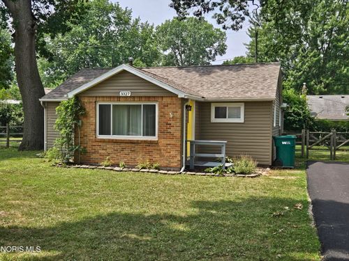 3327 Knoll Ave, Toledo, OH, 43615-1318 | Card Image