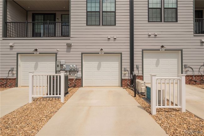 Garage with driveway | Image 42