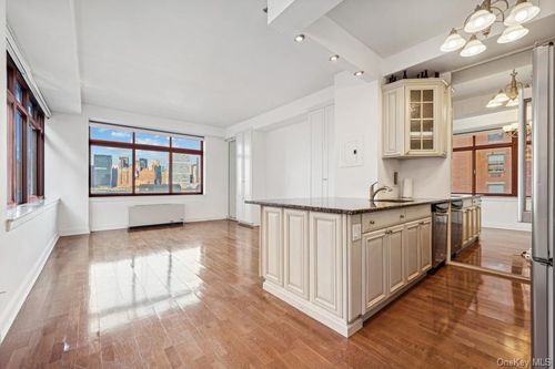 5a-4-74 48th Ave, Long Island City, NY, 11109-5603 | Card Image