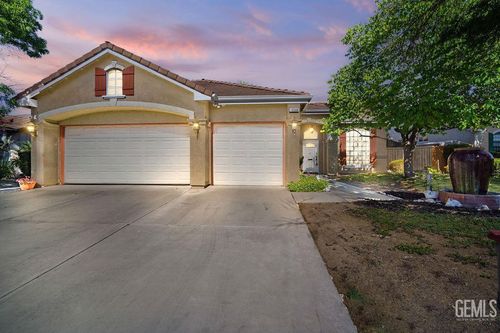 10588 E Fieldstone Ave, Clovis, CA, 93619-4615 | Card Image