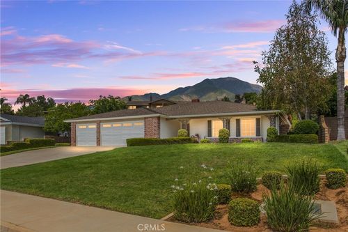 28398 Carriage Hill Dr, Highland, CA, 92346 | Card Image
