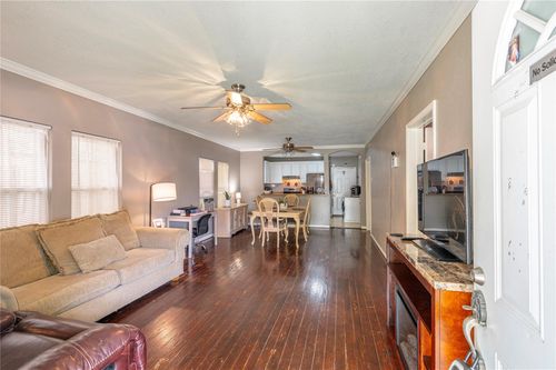 909 Virginia Street, South Houston, TX, 77587 | Card Image