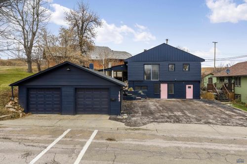1623 3rd St, sturgis, SD, 57785-1833 | Card Image