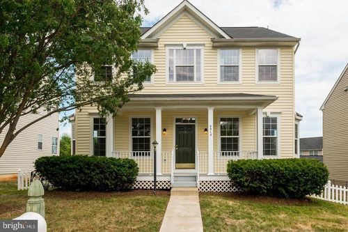 8913 Yellowleg Ct, GAINESVILLE, VA, 20155-5846 | Card Image