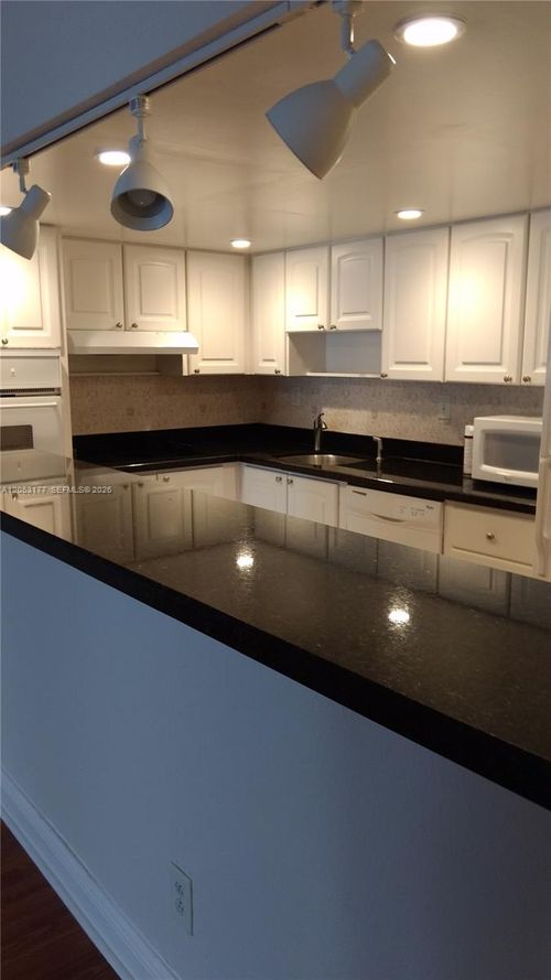 1014-19390 Collins Avenue, Sunny Isles Beach, FL, 33160 | Card Image