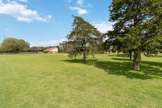 275 Saegert Rd, House other with 4 bedrooms, 2 bathrooms and 4 parking in Paige TX | Image 34