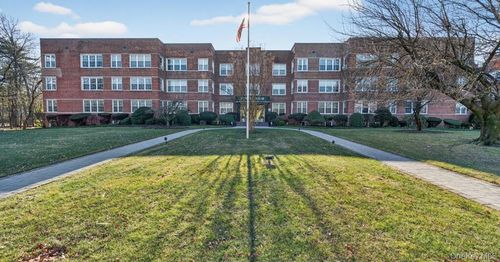 apt-b10-366 Stewart Ave, Garden City, NY, 11530-4516 | Card Image