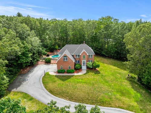 60 Camelot Dr, Bedford, NH, 03110-6200 | Card Image