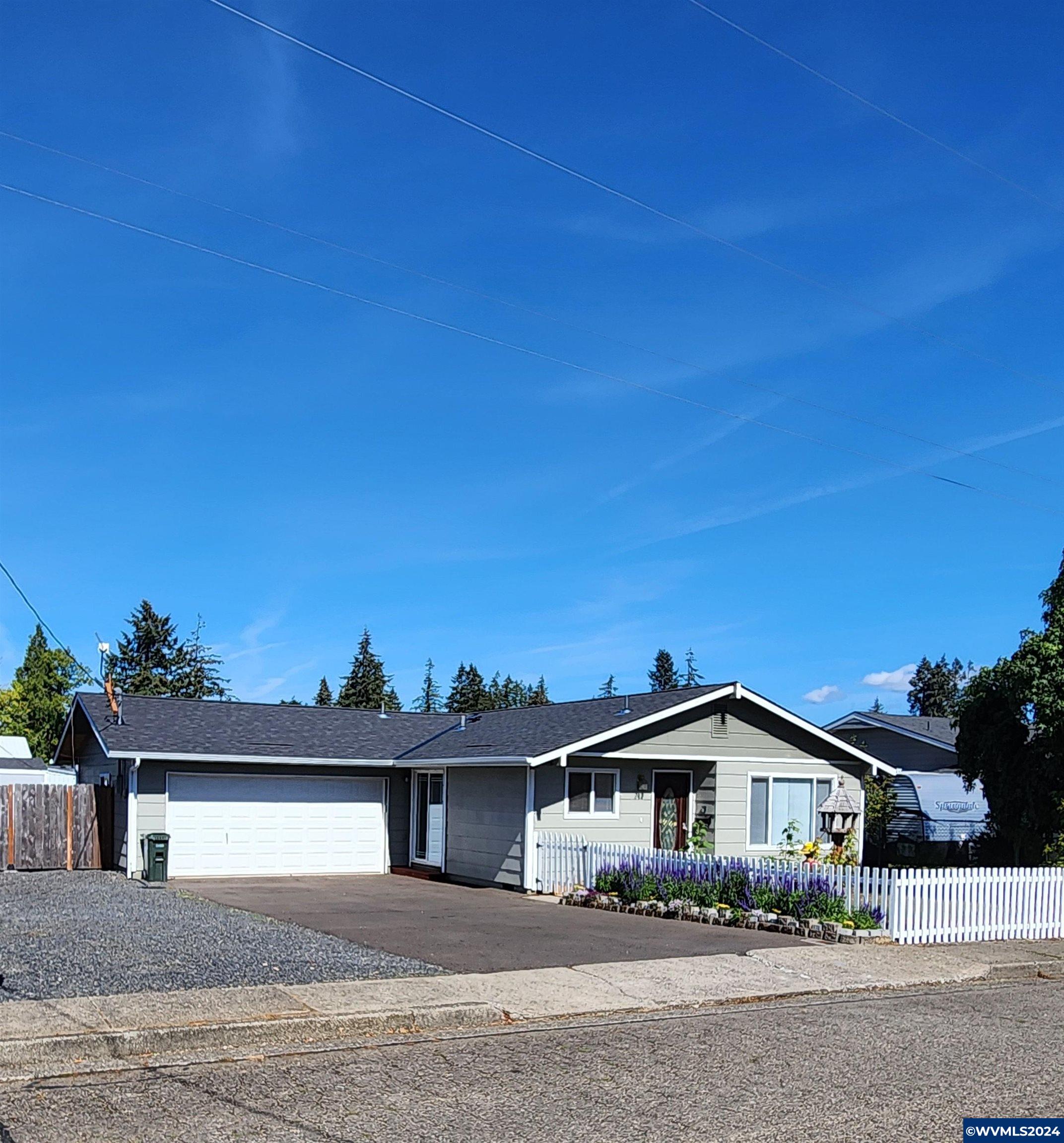 Dogwood St, Sweet Home, OR 97386