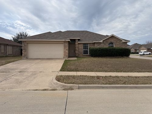 7033 Snowy Owl St, Arlington, TX, 76002-3379 | Card Image