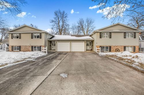 726 Hassan St Se, Hutchinson, MN, 55350-3212 | Card Image