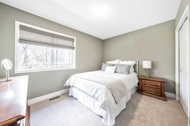 245 Inverness Park Se, Home with 3 bedrooms, 2 bathrooms and 2 parking in Calgary AB | Image 25