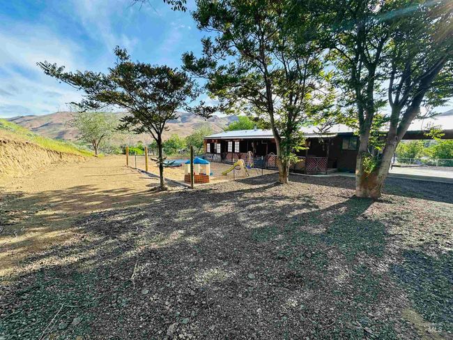 245 3 Rd St W, House other with 3 bedrooms, 2 bathrooms and 4 parking in Huntington OR | Image 31
