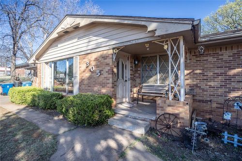 305 E 3rd St, Cordell, OK, 73632-4403 | Card Image
