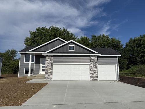 1150 Petersen Ct Nw, Stewartville, MN, 55976-1681 | Card Image