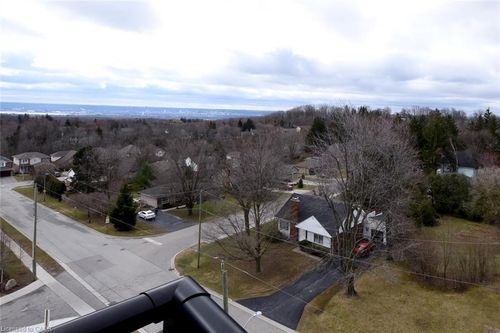 601-30 Hamilton St S, Waterdown, ON, L8B1V8 | Card Image