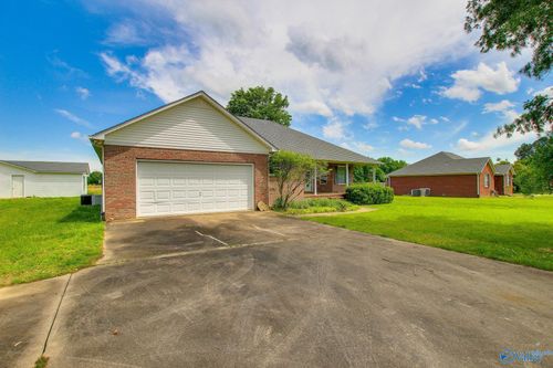 20886 Johnson Rd, Athens, AL, 35613-4938 | Card Image