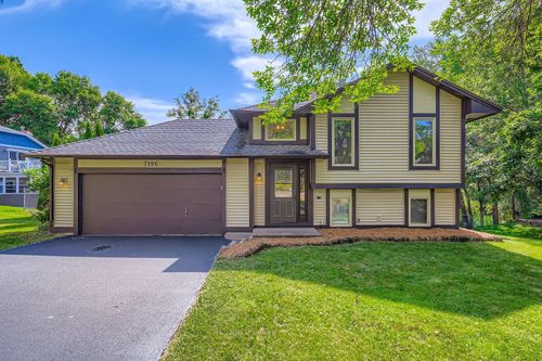 7196 Sunnyslope Dr, Maple Grove, MN, 55311-3327 | Card Image