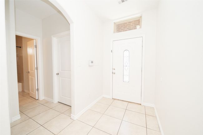 305 E Fogg St, House other with 3 bedrooms, 2 bathrooms and null parking in Fort Worth TX | Image 5