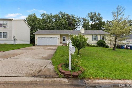 1053 Wrigley Cir, Warrenton, MO, 63383-7405 | Card Image