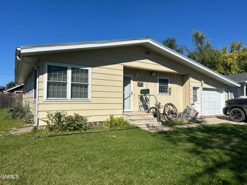 1510 7th Ave Sw, Jamestown, ND, 58401-5336 | Card Image