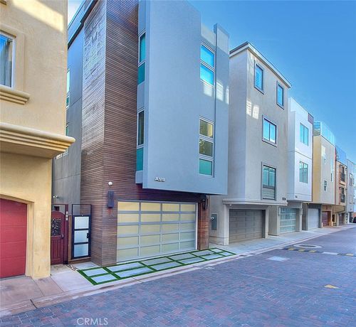 99 A Surfside Ave, Surfside, CA, 90743-1001 | Card Image