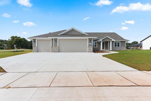 305 Battery Avenue, DE PERE, WI, 54115 | Card Image