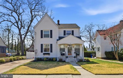212 Grape St, Hammonton, NJ, 08037-1470 | Card Image