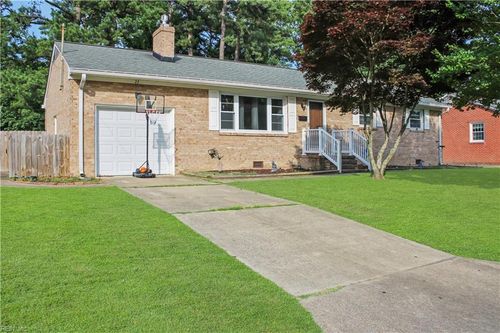 22 Huguenot Rd, Newport News, VA, 23606-3137 | Card Image