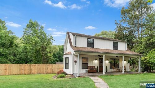 55 Cripplebush Rd, Old Tappan, NJ, 07675-7201 | Card Image