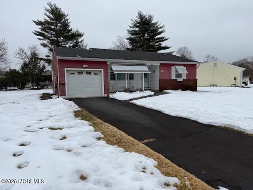 16 Sutherland Ct, Toms River, NJ, 08757-4427 | Card Image