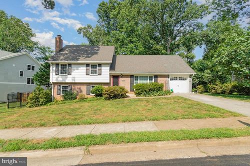 519 Woodland Ct Nw, VIENNA, VA, 22180-4136 | Card Image