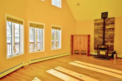 415 N Shore Dr, Wurtsboro, NY, 12790-4919 | Card Image