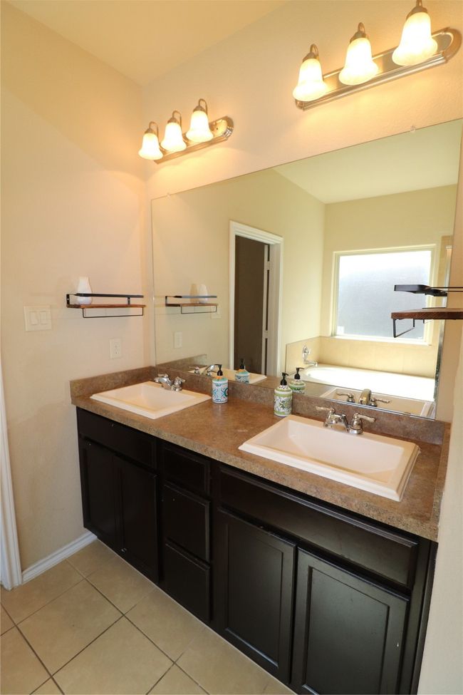 14205 Bay Mare Way, House other with 3 bedrooms, 2 bathrooms and null parking in Haslet TX | Image 5
