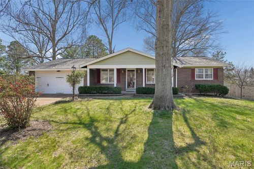 2664 Sanders Dr, Oakville, MO, 63129-4241 | Card Image