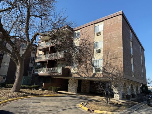 apt-104-1331 S Finley Rd, Lombard, IL, 60148-4365 | Card Image