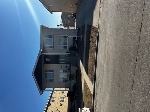 garden-4601 Forest Ave, Brookfield, IL, 60513-2528 | Card Image