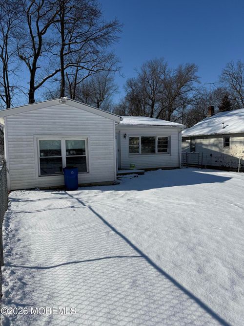 33 Weaverville Rd, Freehold, NJ, 07728-8192 | Card Image