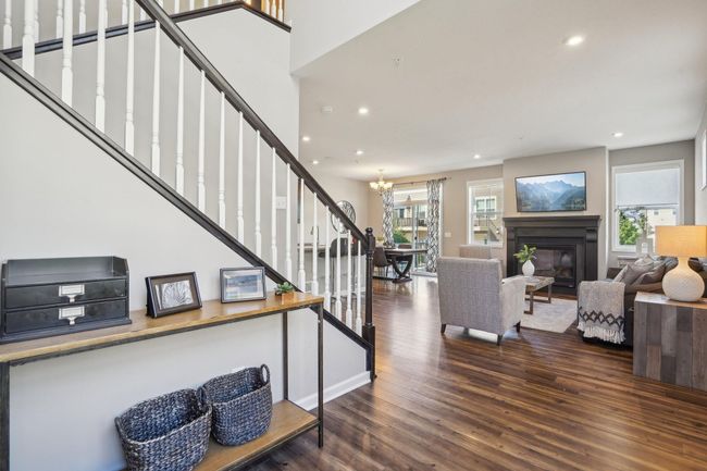 item_23.jpg | Image 16