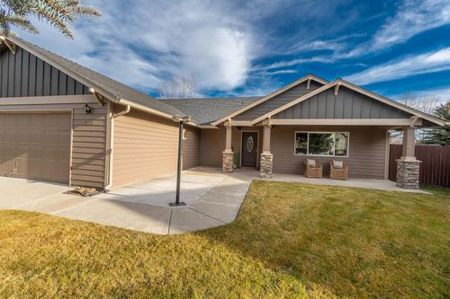 2058 Nw 21st Court, Redmond, OR, 97756 | Card Image