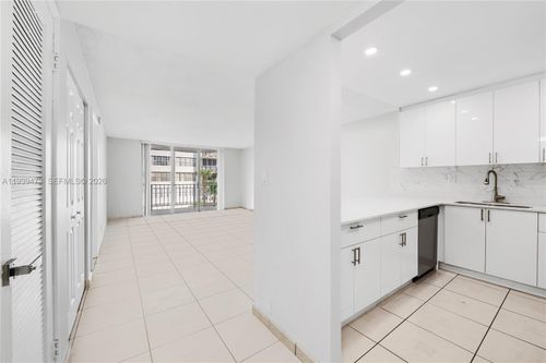 apt-307-16710 Ne 9th Ave, North Miami Beach, FL, 33162-2529 | Card Image