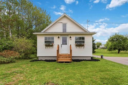378 Orchard St, South Berwick, NS, B0P1E0 | Card Image