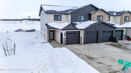1196 20th St Sw, Dickinson, ND, 58601 | Card Image