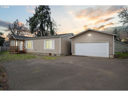 975 N 16th St, Cottage Grove, OR, 97424-1259 | Card Image
